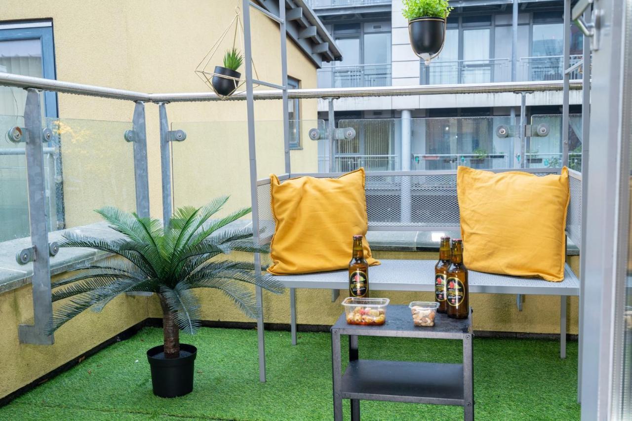 Luxe Place - Netflix & Workspace For 6 Birmingham Exterior photo