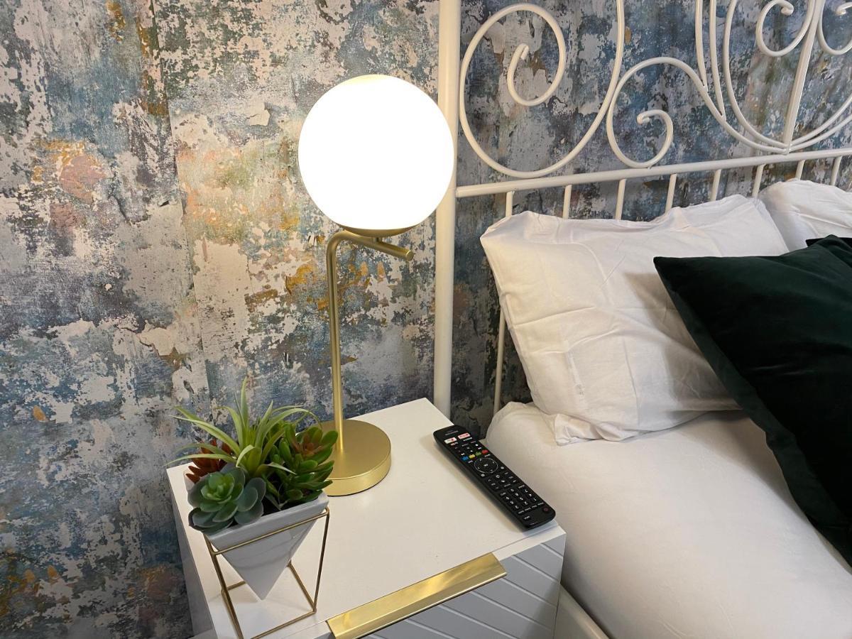 Luxe Place - Netflix & Workspace For 6 Birmingham Exterior photo