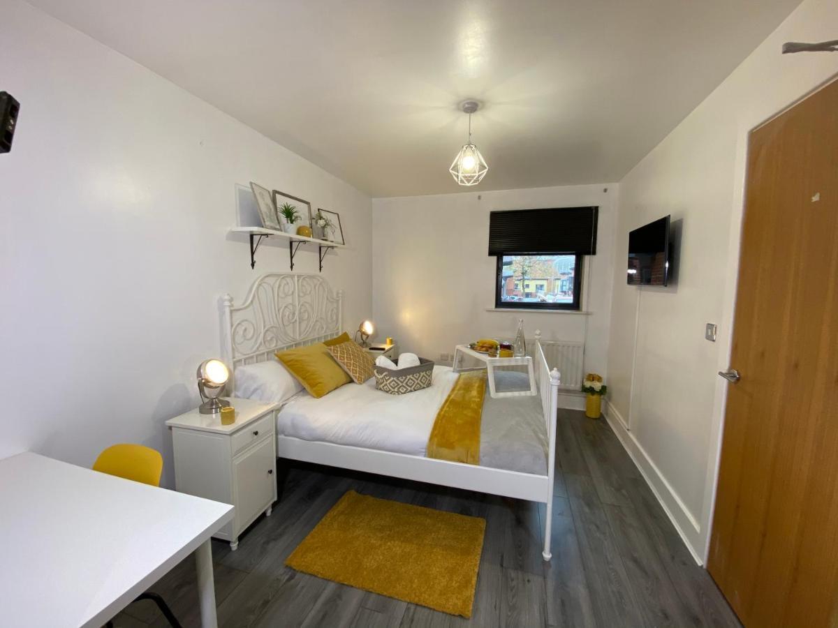 Luxe Place - Netflix & Workspace For 6 Birmingham Exterior photo